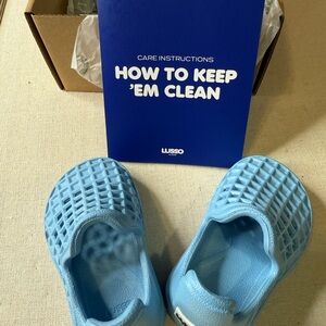 Lusso cloud baby shoes size 5 Blue, breathable, traction, ergonomic, foot splay